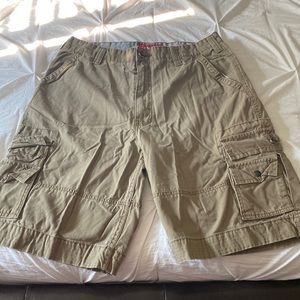 EUC Men’s Cargo Shorts